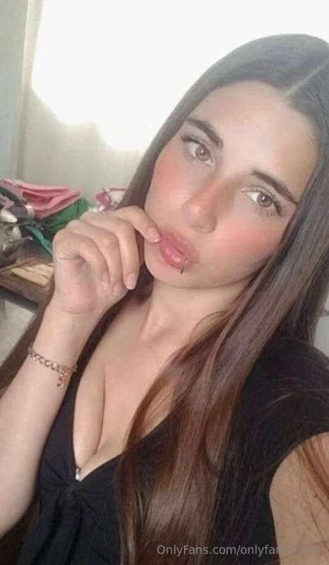 Entre Argentina y España se mueve esta preciosidad tan travi..