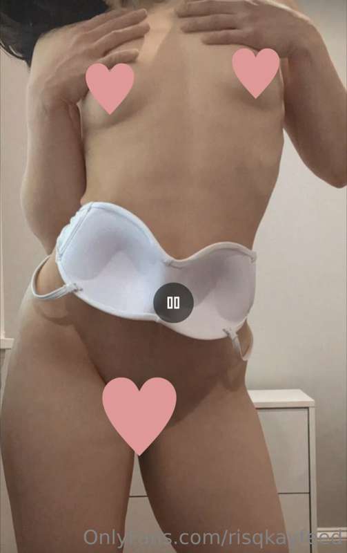 Showing off my new white bikini. 👙 I'm posing and modeling i..