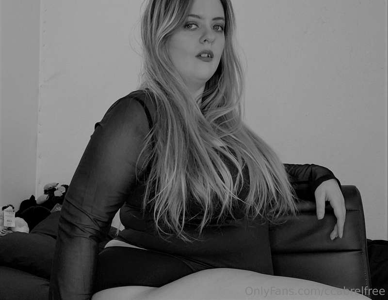 What a throwback. I'm sexy with long hair. ;)