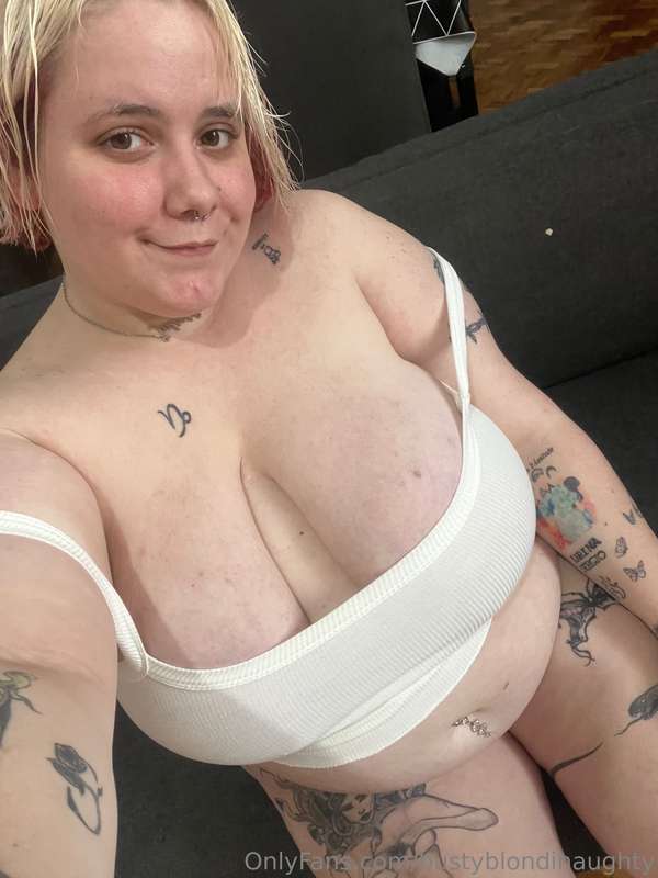bustyblondinaughty