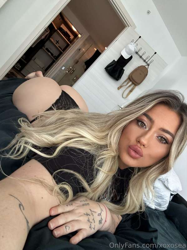 All eyes on me 🤤