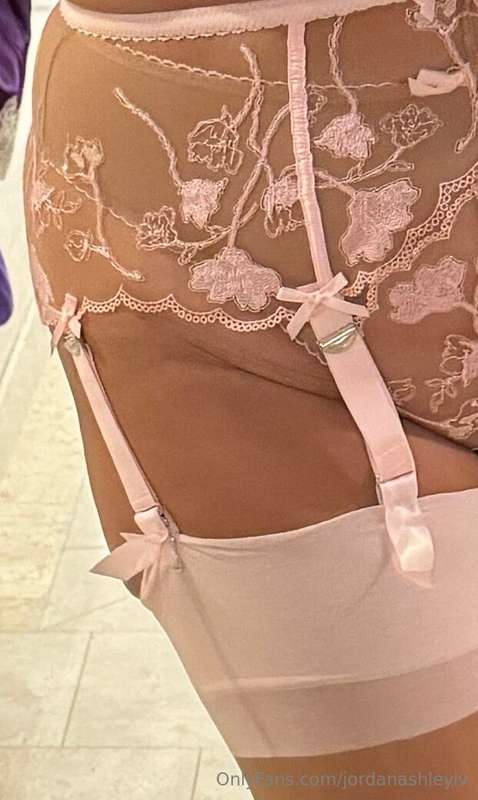 Sneak peekI'm shooting this week and I'm so in love with a c..