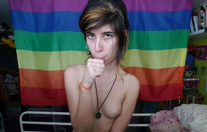 alipunk image #1