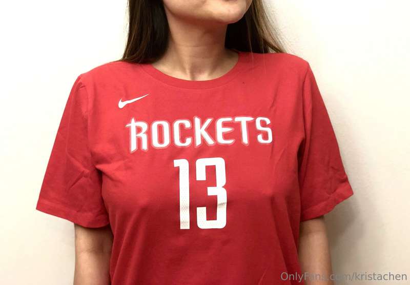 rockets vs grizzlies tonight

see my hard nipples in the nex..