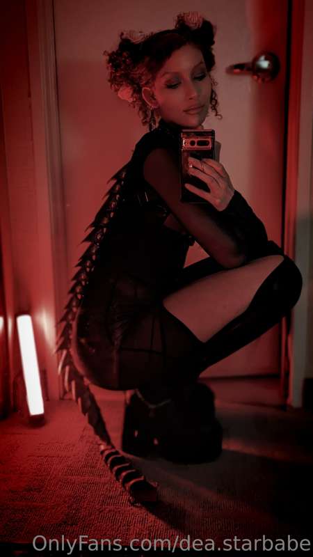 Heeeey, long time no see! I just returned from DomCon, you c..