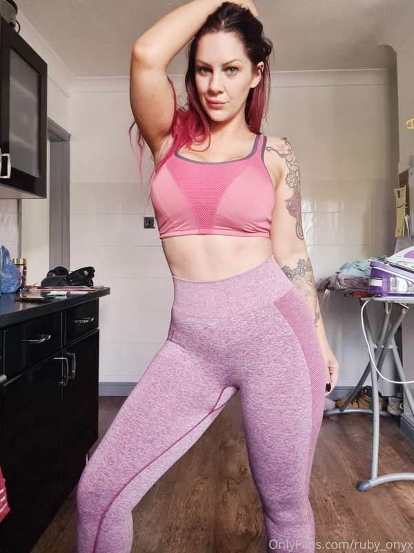 I love when I see guys staring at my ass in these leggings 🤭