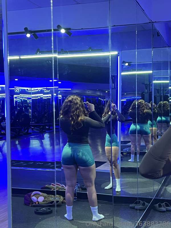 Dm me for backshot vids and pics