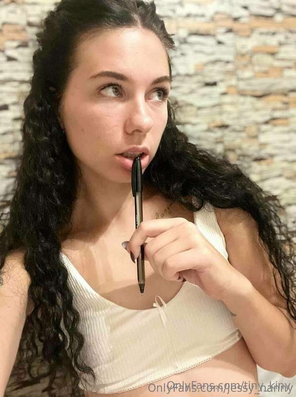 ANAL QUEEN @jessy_nanny NEEDS YOUR HUGE COCK RIGHT NOW🍆🍆🍆 @j..