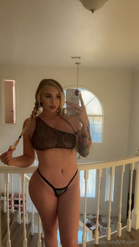 Photo 634 of Kendra Sunderland on Tocromo