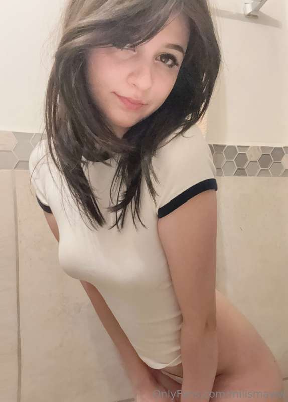 I wanna play truth or dare 🖤 DM if you're ready for it