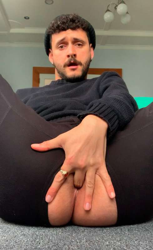Prepping my hole for the pounding daddy is gunna give me lat..