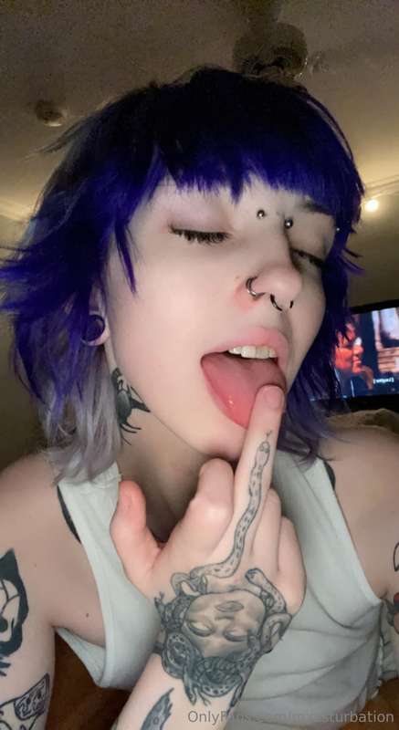 kiss me <3