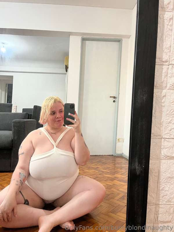 bustyblondinaughty