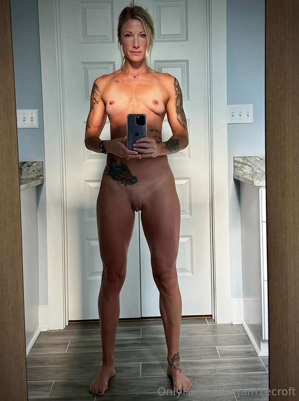 Hope your wife or GF doesn’t find out I send you nudes while..