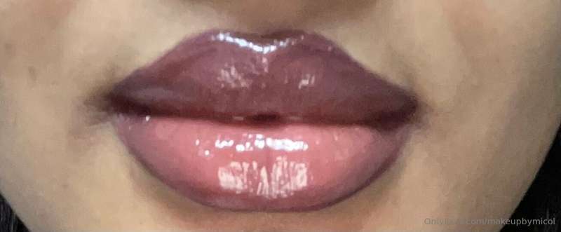 My favorite lip comb this season!!! 
Want to know what I use..