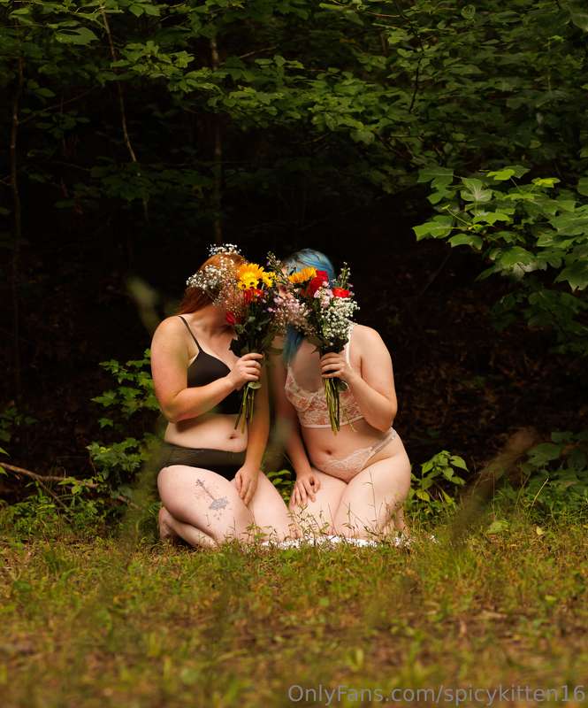 Go check out @spicycountrygirl 🥵$7 tips get the topless albu..