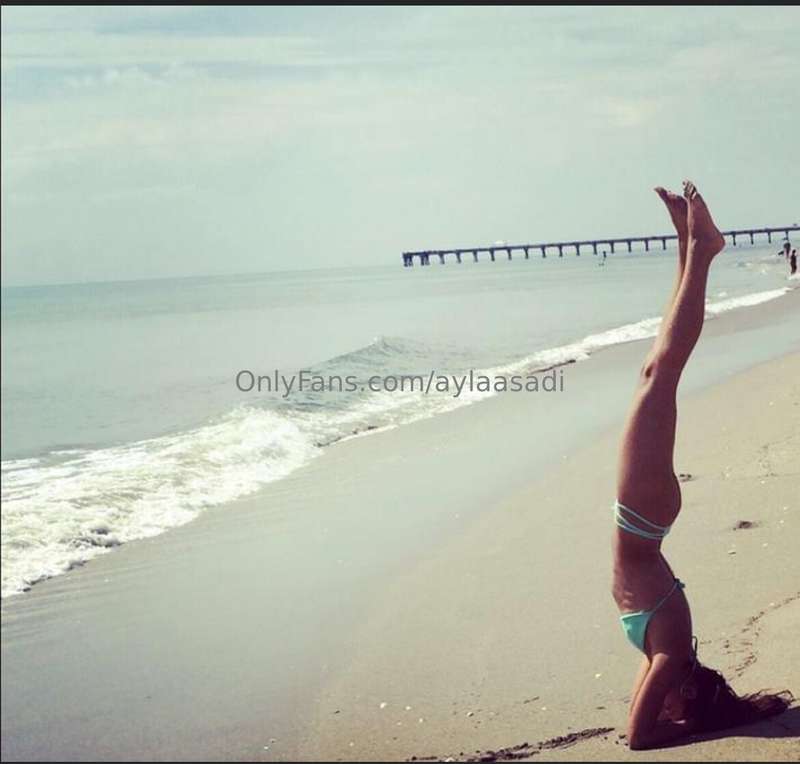 Beach yoga day!!  🌊⛱️☀️