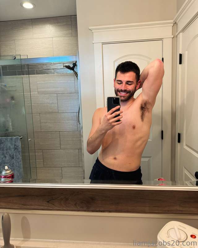happy april .. 😌🥰
currently 50% off ALL MONTH 😍

👉🏼👉🏼 @liamj..