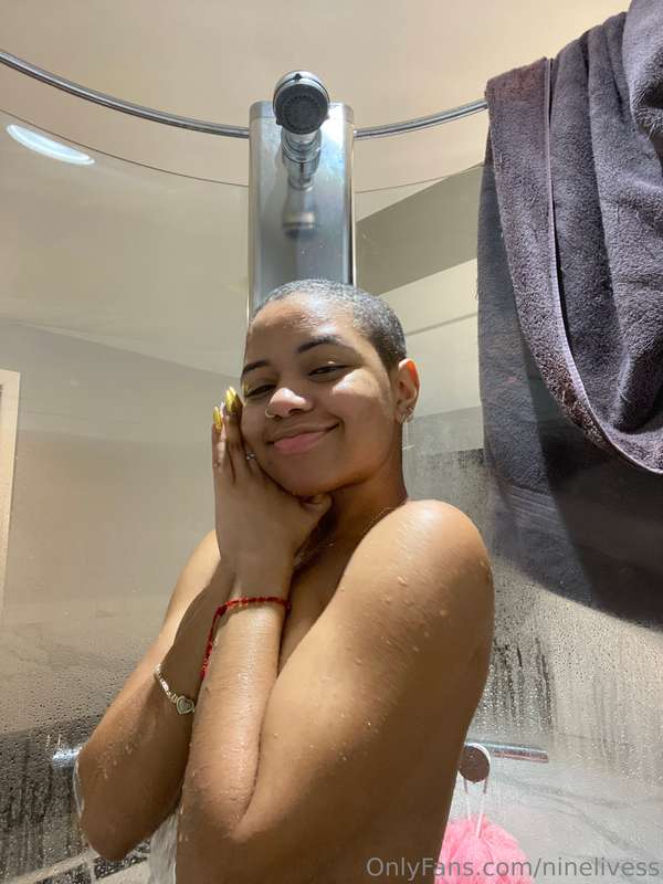 cum in the shower with me🤤