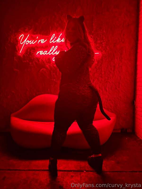 curvy_krysta