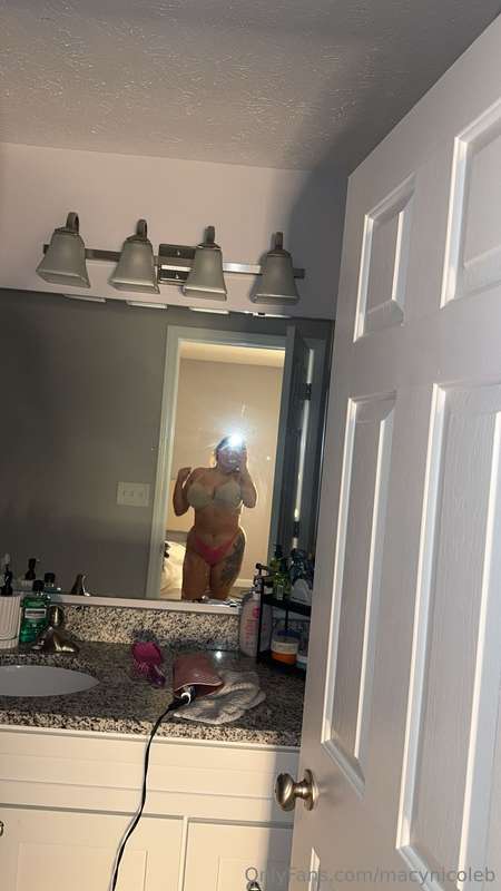 macynicoleb