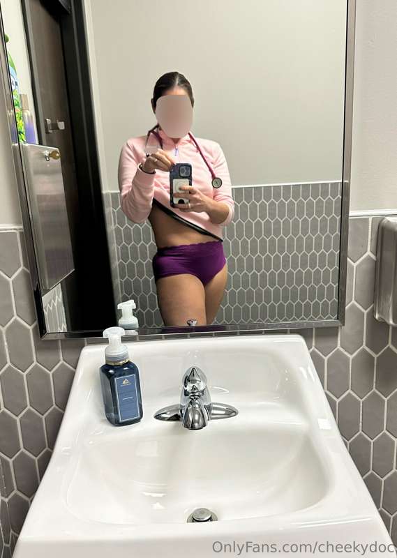 Peek-a-boyshort!
