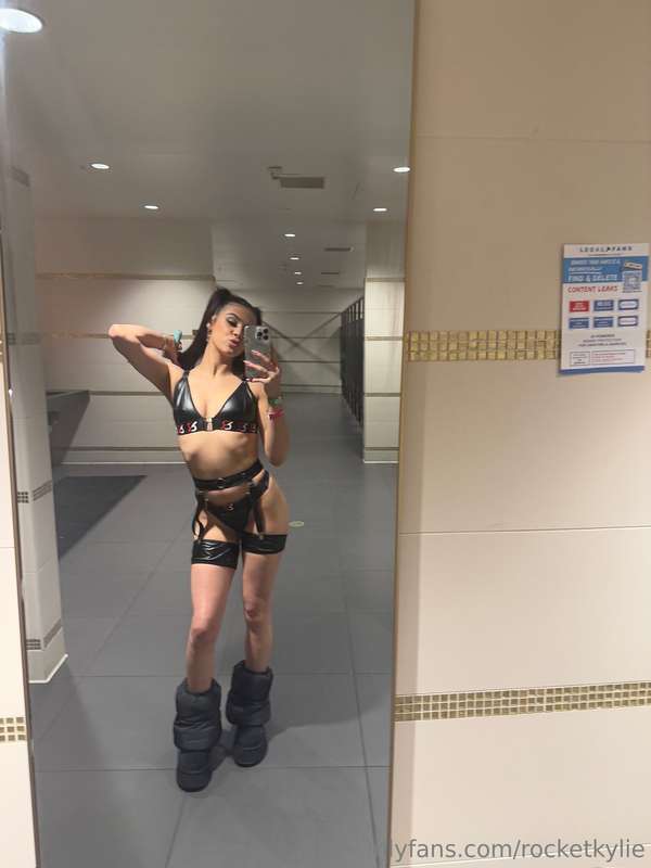 Do i look hot?😈