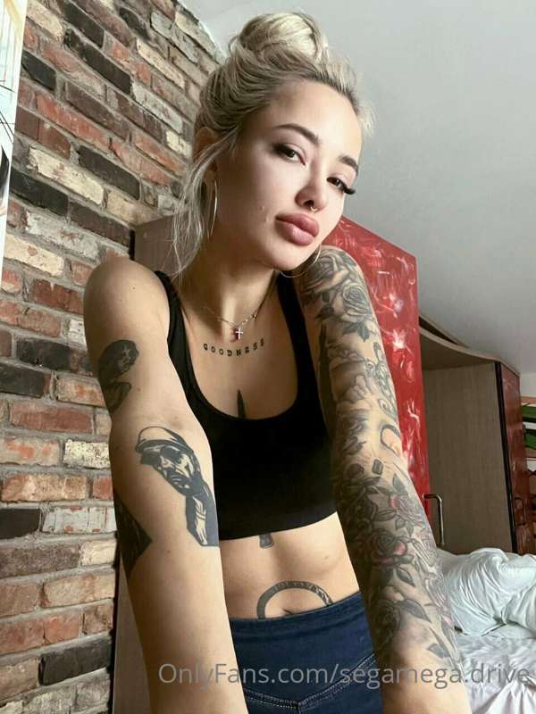 Should I get dressed and go or will you come to me?💋💋