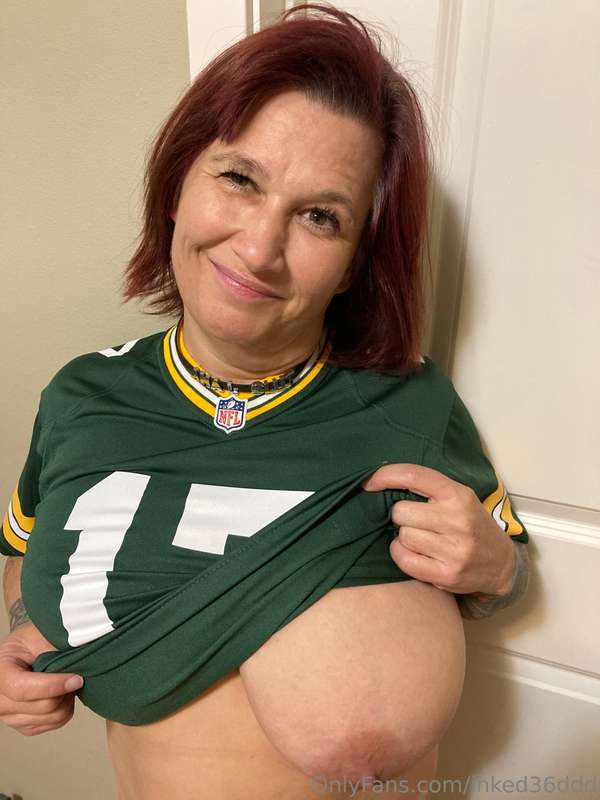 I love Playoff Football 🏈 ❤️‍🩹🏈
Do you think the Packers can..