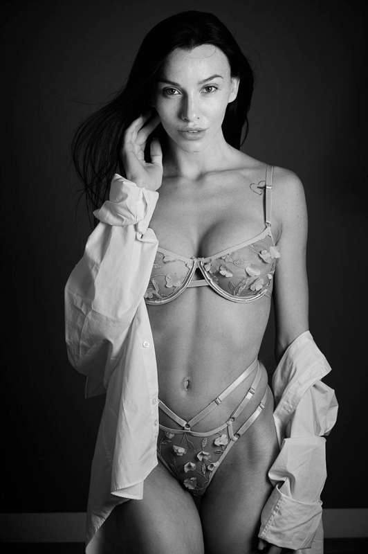 I think b&w photos are made so that the imagination can add ..