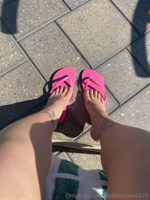 Reminiscing on summer feet