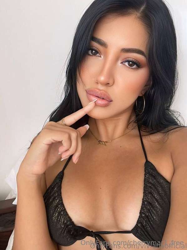 🔥 Free Subscription 🔥 This incredibly alluring @vivianaoffic..