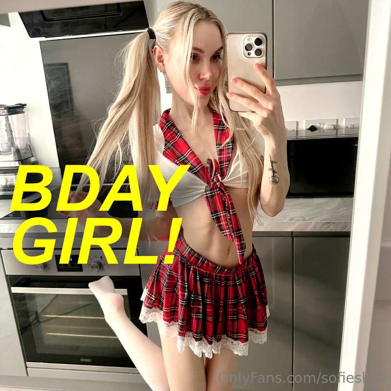 its my bday guys 😍