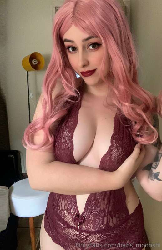 If you got nice assets, why not flaunt them, right?