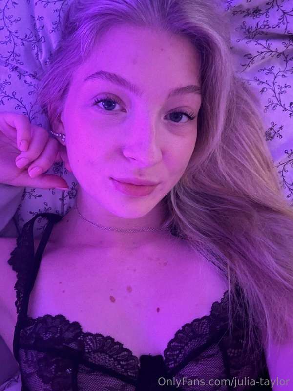 julia-taylor