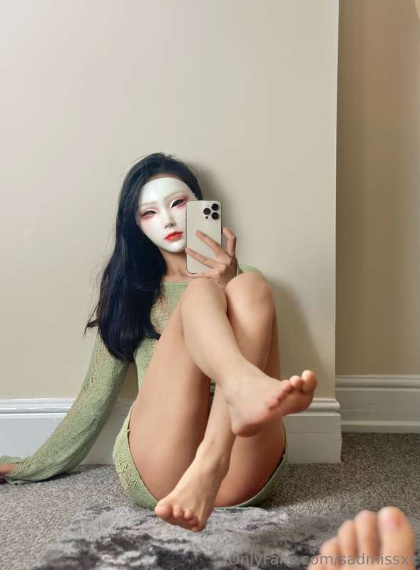 Mmm, feeling playful today?🥵