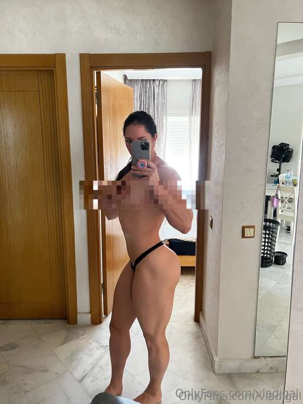censorless pics are waiting in your dms! 🔞