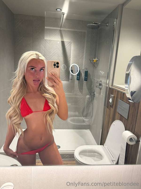 petiteblondee