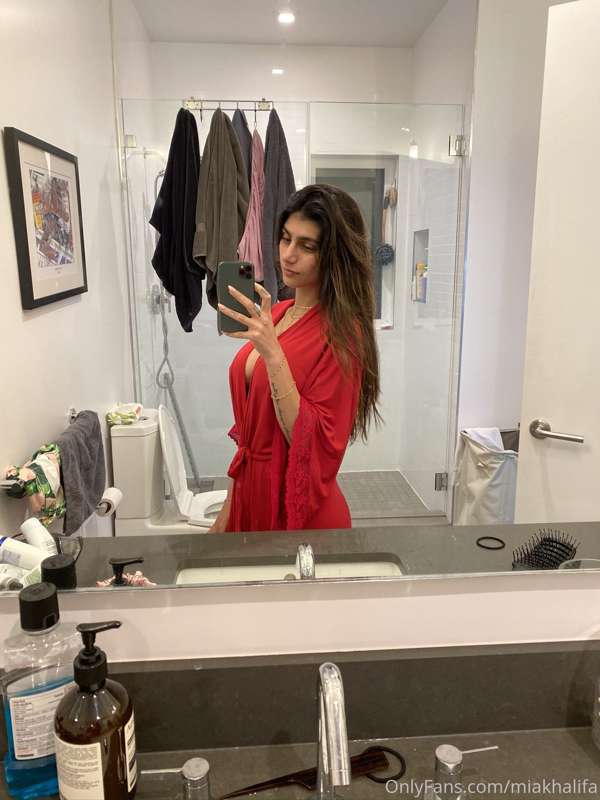 Photo 21 of miakhalifa on Tocromo