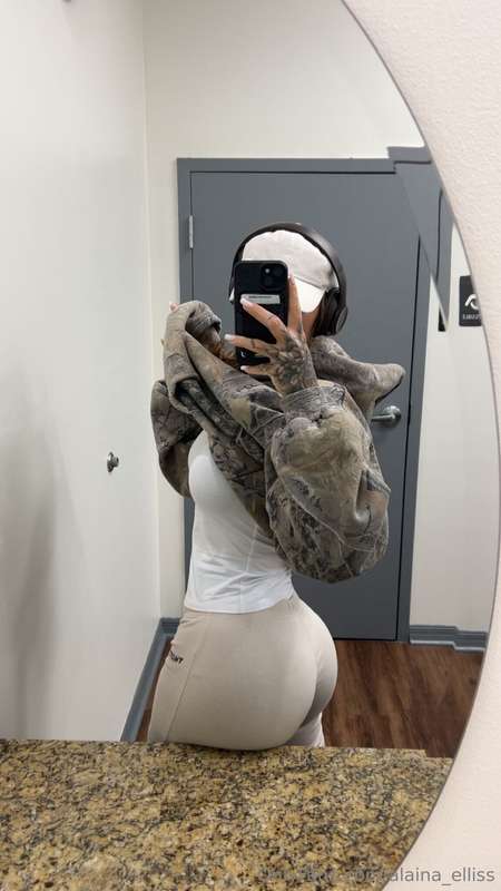 alaina_elliss
