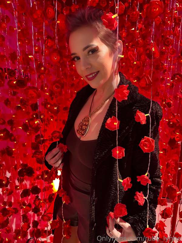 Would you follow me through this maze? 🌹 ***Tip this post***..