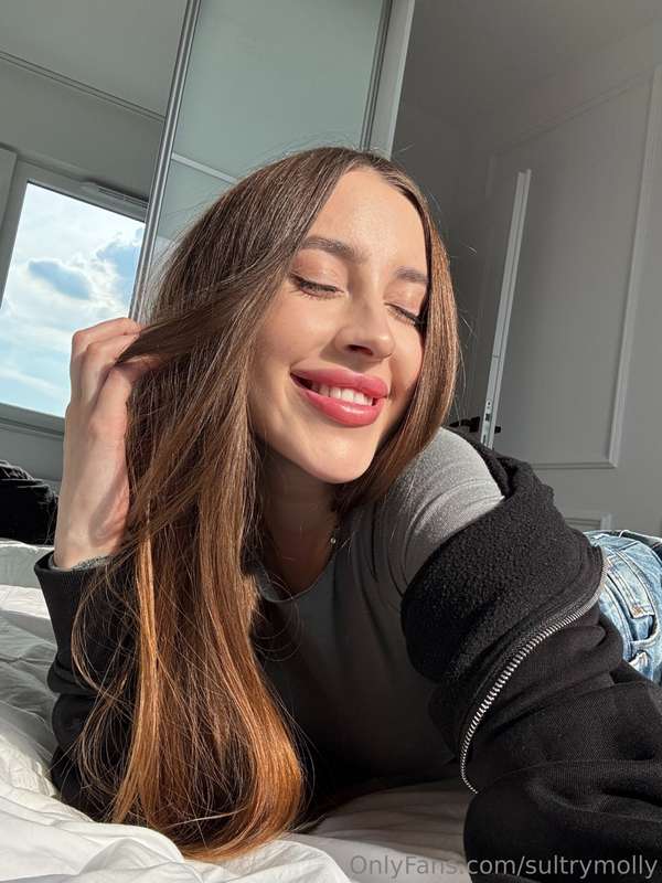 keep pretending you’re just here for the content 😏
