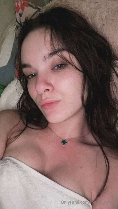 Quick photo after shower 💦