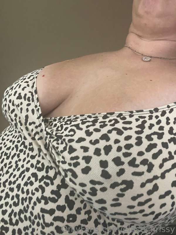 Happy Titty Tuesday to you!! 😏