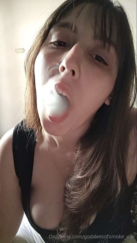 A sensual morning smoking session in the kitchen, bathed in ..