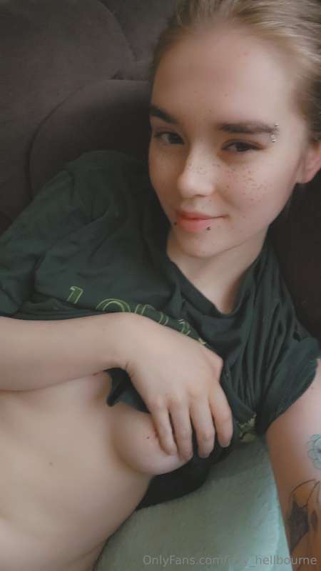 izzy_hellbourne image #1
