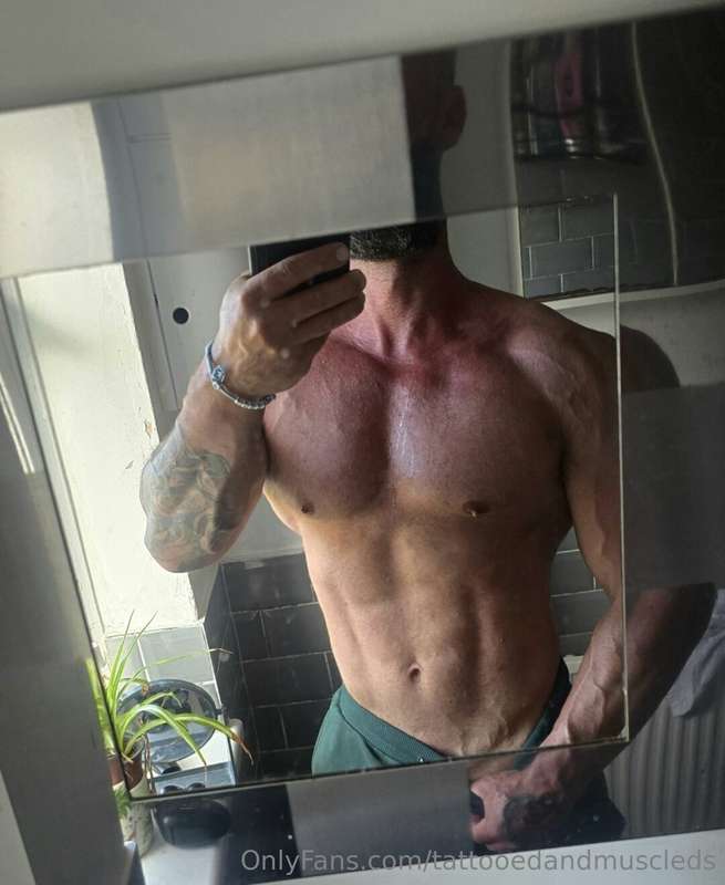 tattooedandmuscleds