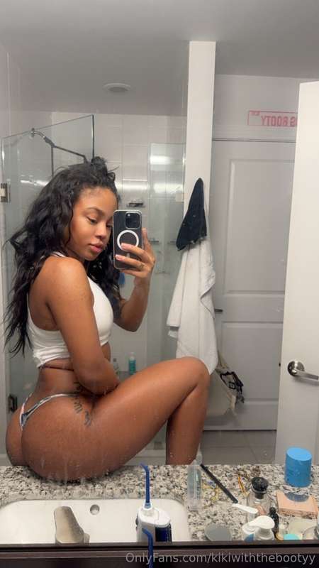 kikiwiththebootyy