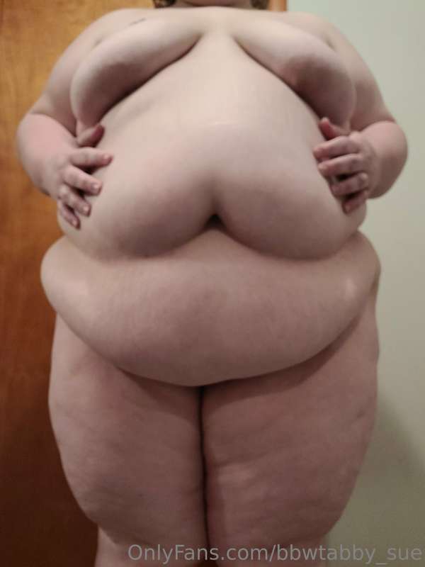 The way the lard is piling on my body is so 🔥🥵🔥🥵🔥😈🐷