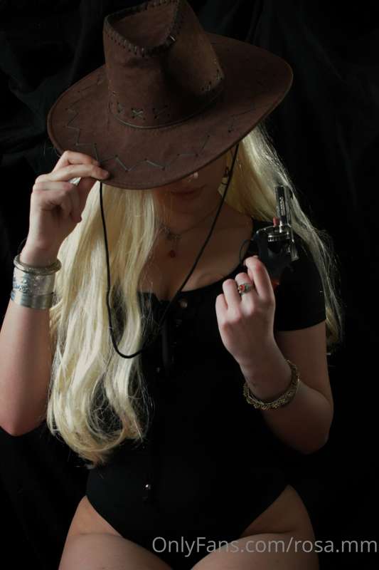 Who wanna be rided by this cowgirl?🤠